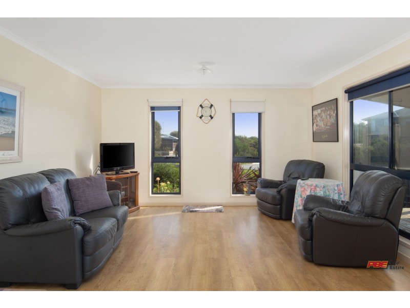 18 PINNACLE CLOSE, Cape Paterson VIC 3995