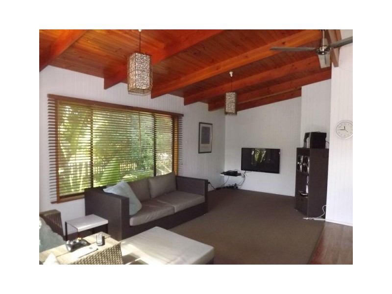 18 SURFBEACH RD, Cape Paterson VIC 3995