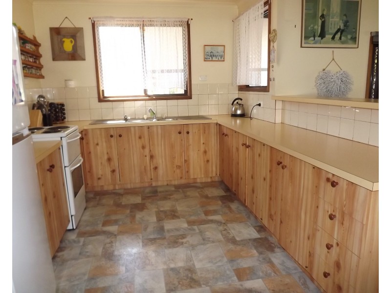 16 FOAM STREET, Cape Paterson VIC 3995