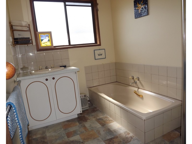 16 FOAM STREET, Cape Paterson VIC 3995