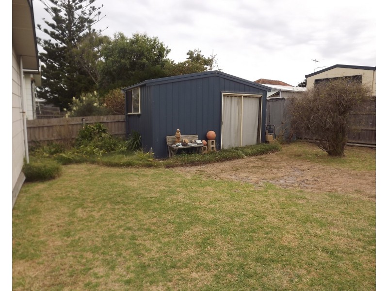 16 FOAM STREET, Cape Paterson VIC 3995