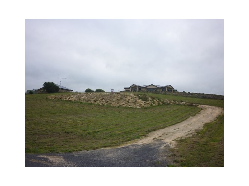 6 (Lot 14) Eagle Court, Worrolong SA 5291