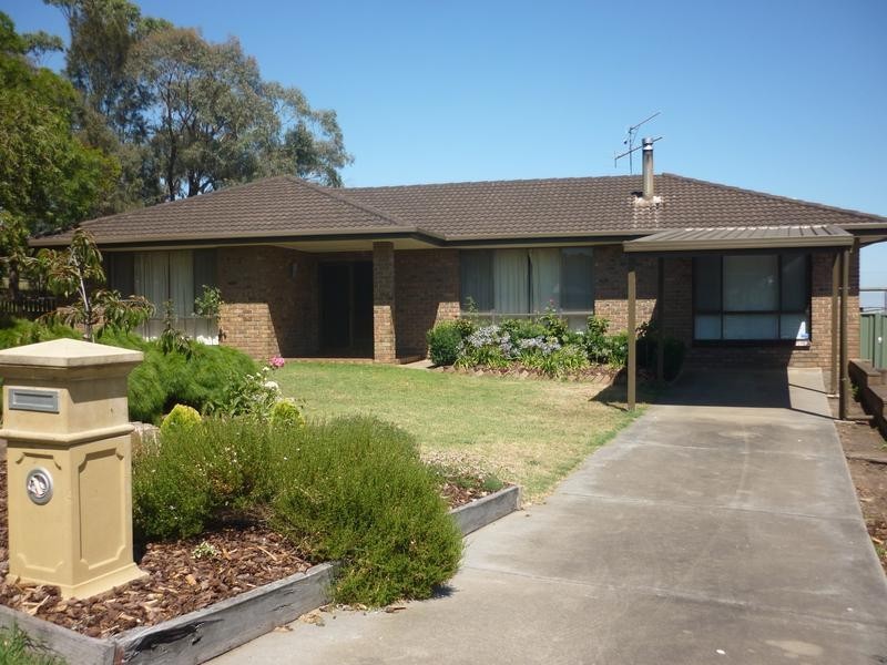 12 Somerset Close, Mount Gambier SA 5290