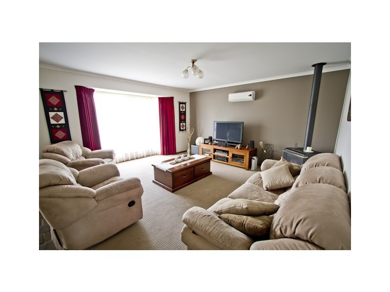 1 Glenmont Crescent, Mount Gambier SA 5290