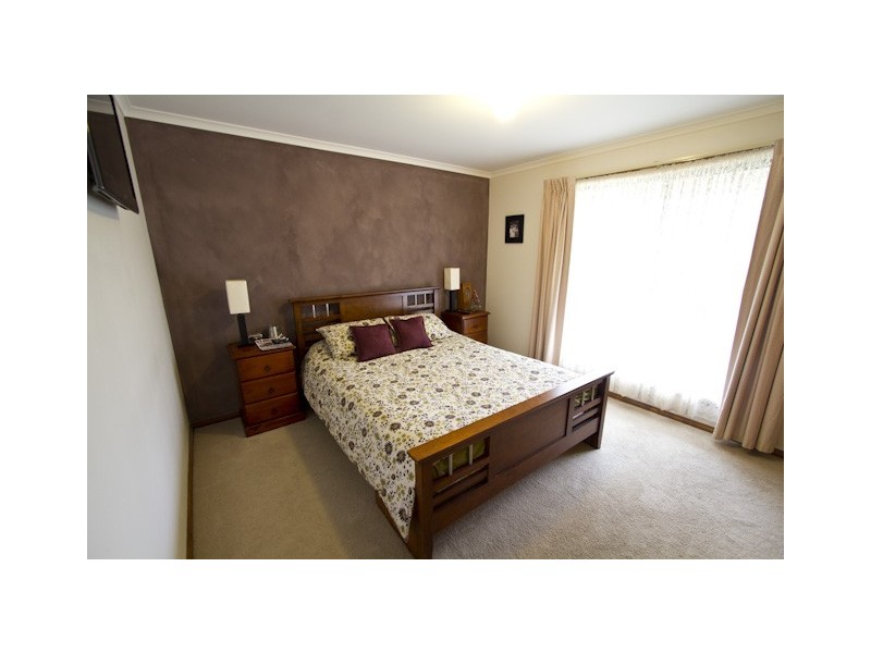 1 Glenmont Crescent, Mount Gambier SA 5290
