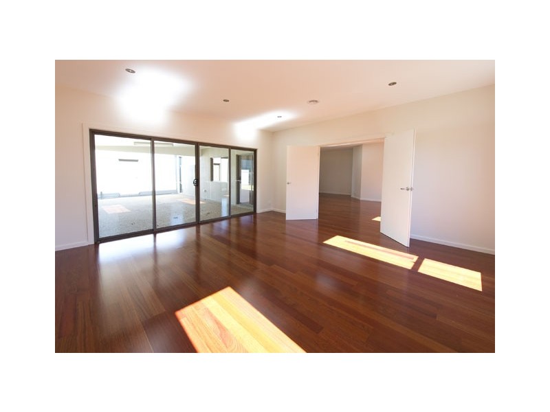 3 Colonel Light Place, Mount Gambier SA 5290