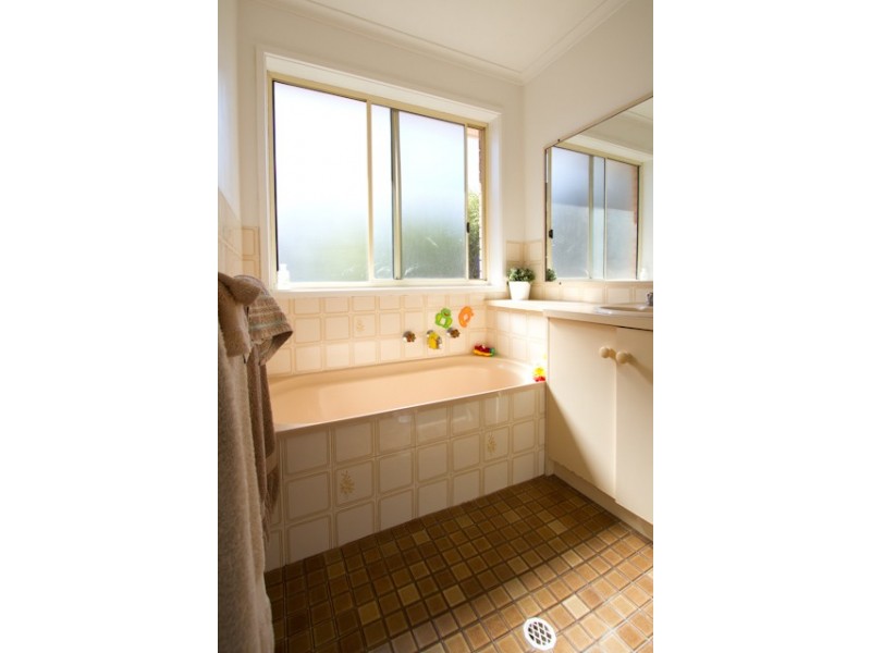 1 Balambool Avenue, Mount Gambier SA 5290