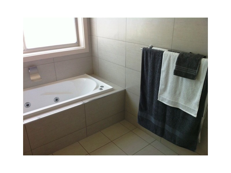 25 Hilltop Avenue, Mount Gambier SA 5290