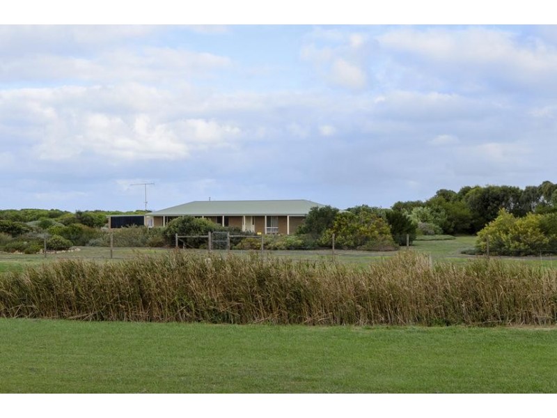 21 Eight Mile Creek Road, Eight Mile Creek SA 5291