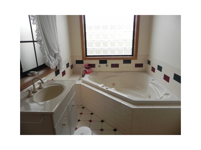 5 Umpherston Street, Mount Gambier SA 5290