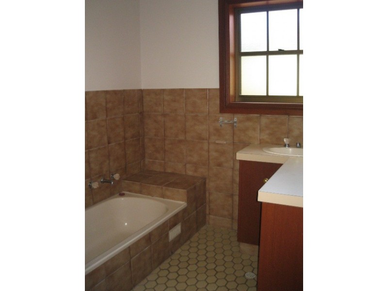 1/17 Heriot Street, Mount Gambier SA 5290