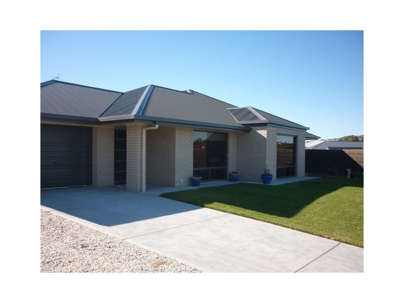2 Emerald Drive, Mount Gambier SA 5290