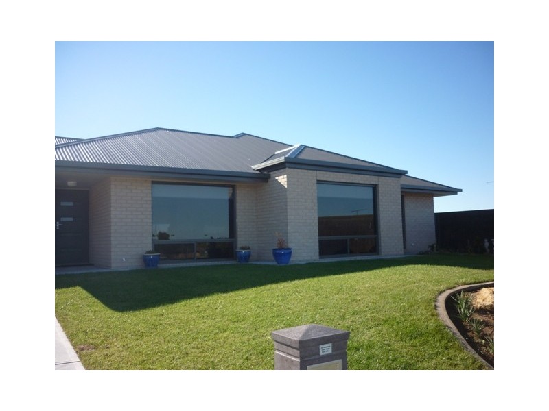 2 Emerald Drive, Mount Gambier SA 5290