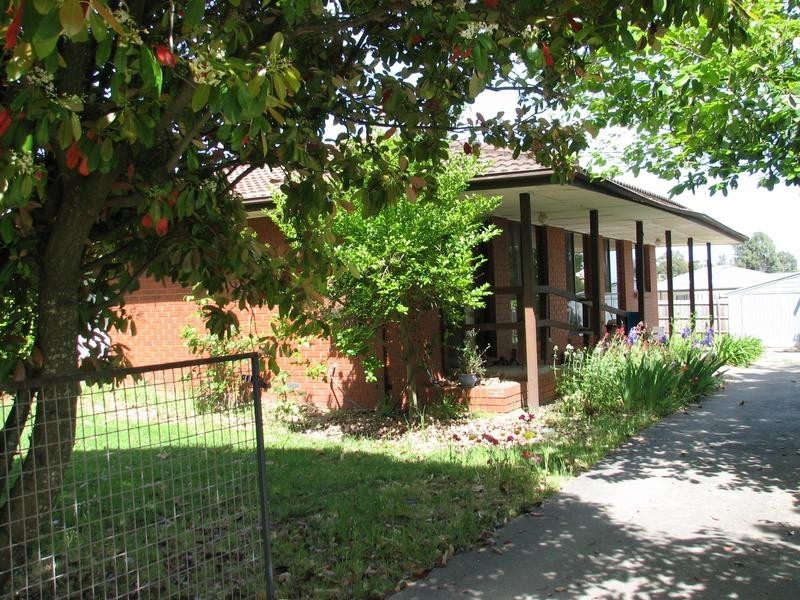 37 Old Lancefield Road, Woodend VIC 3442