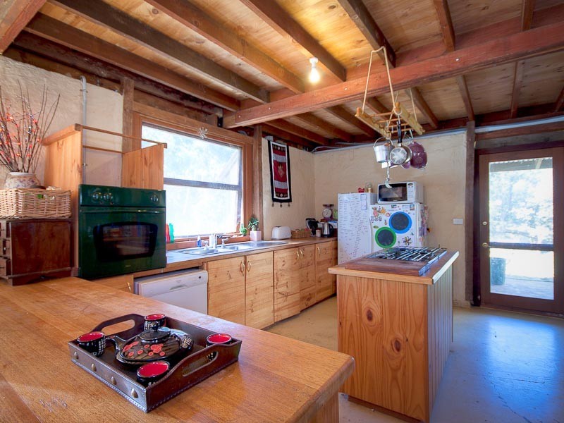 10 Nalya Court, Drummond VIC 3461