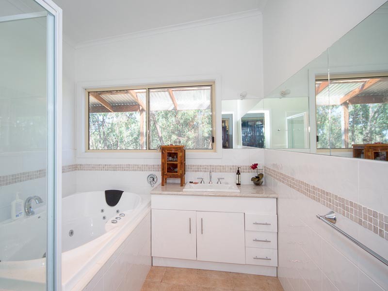 10 Nalya Court, Drummond VIC 3461