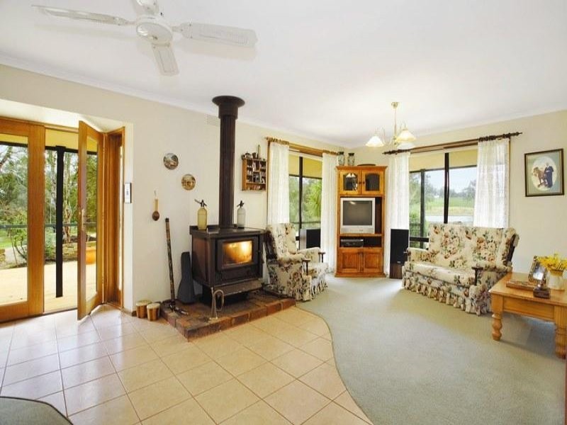 1375 Kyneton-Heathcote Road, Mia Mia VIC 3444