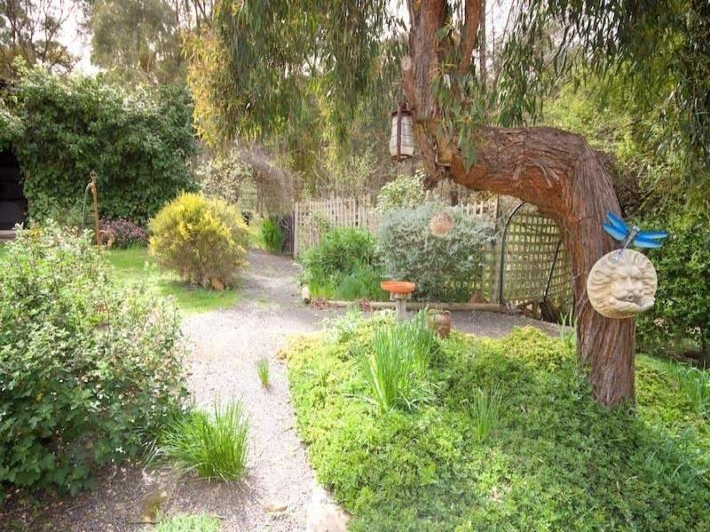 689 Vaughan Springs Road, Drummond North VIC 3446