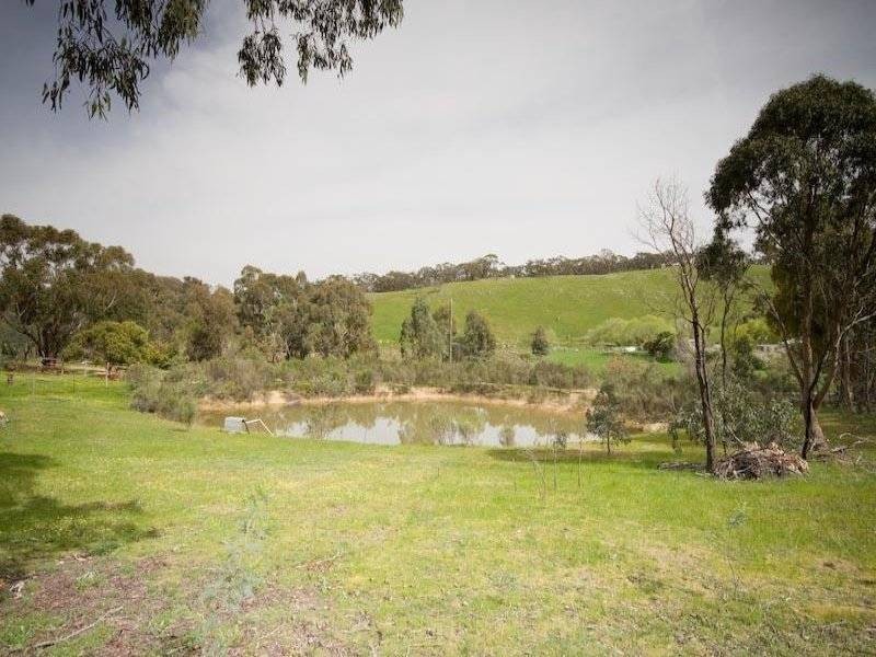 689 Vaughan Springs Road, Drummond North VIC 3446