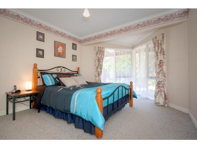 9 The Ridge Track, Kyneton VIC 3444