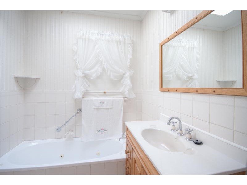 17 Sturt Street, Kyneton VIC 3444