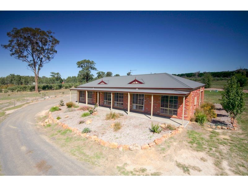 17 Fryes Road, Elphinstone VIC 3448