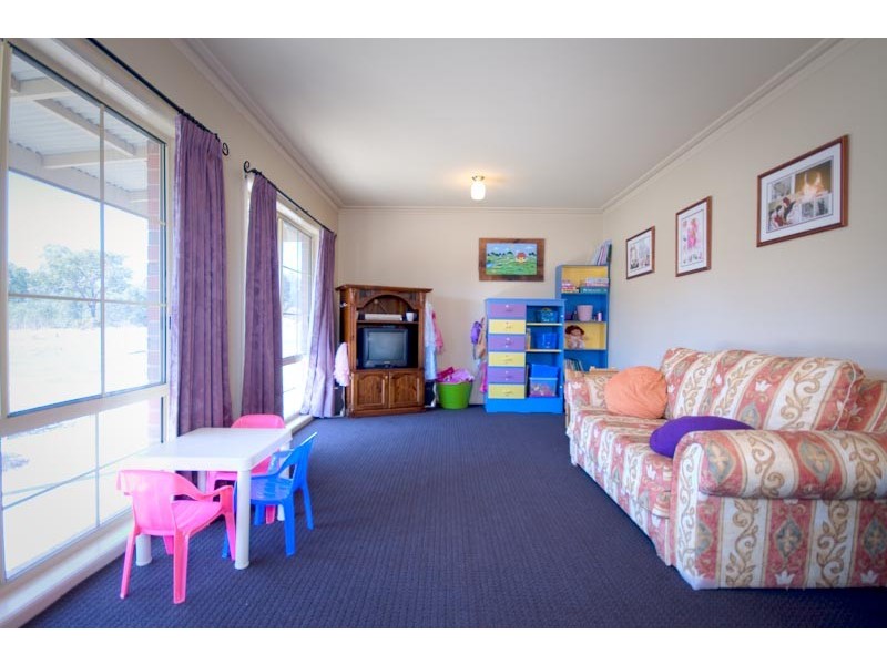 17 Fryes Road, Elphinstone VIC 3448