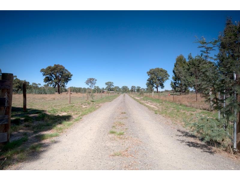 17 Fryes Road, Elphinstone VIC 3448