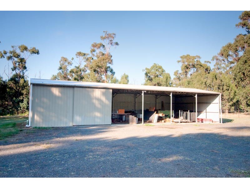 140 Paradise Valley Road, Spring Hill VIC 3444