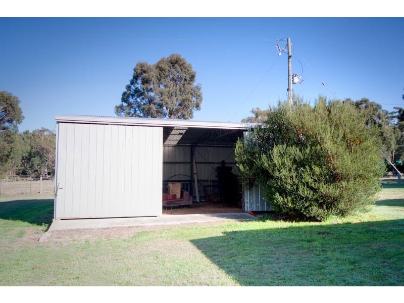 140 Paradise Valley Road, Spring Hill VIC 3444