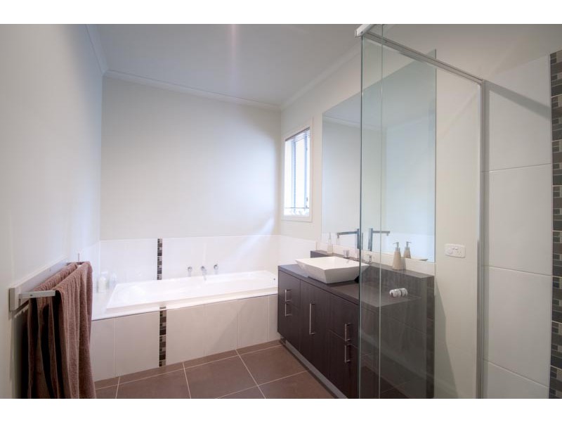 1 Leared Drive, Kyneton VIC 3444