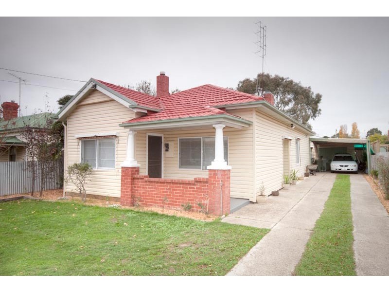 10 Yaldwyn Street East, Kyneton VIC 3444