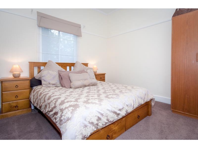 10 Yaldwyn Street East, Kyneton VIC 3444