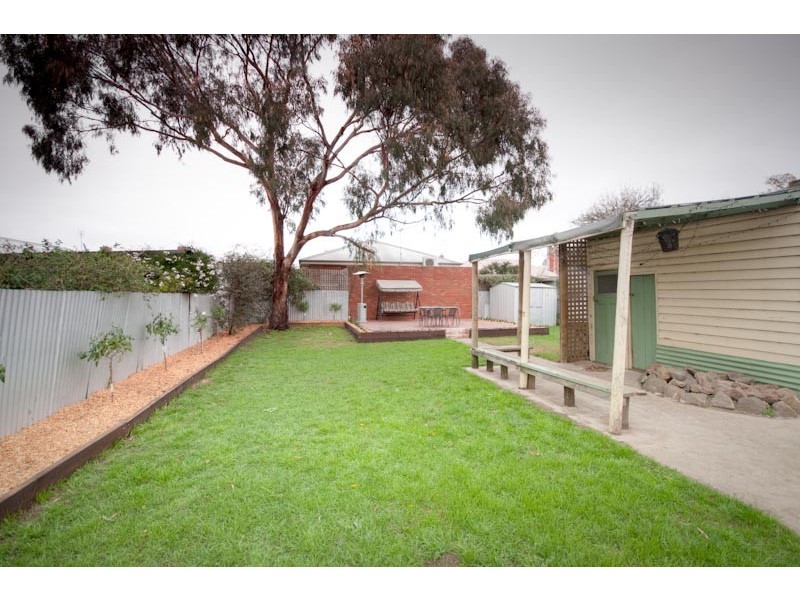 10 Yaldwyn Street East, Kyneton VIC 3444