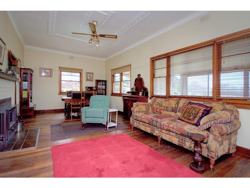 131-133 High Street, Taradale VIC 3447