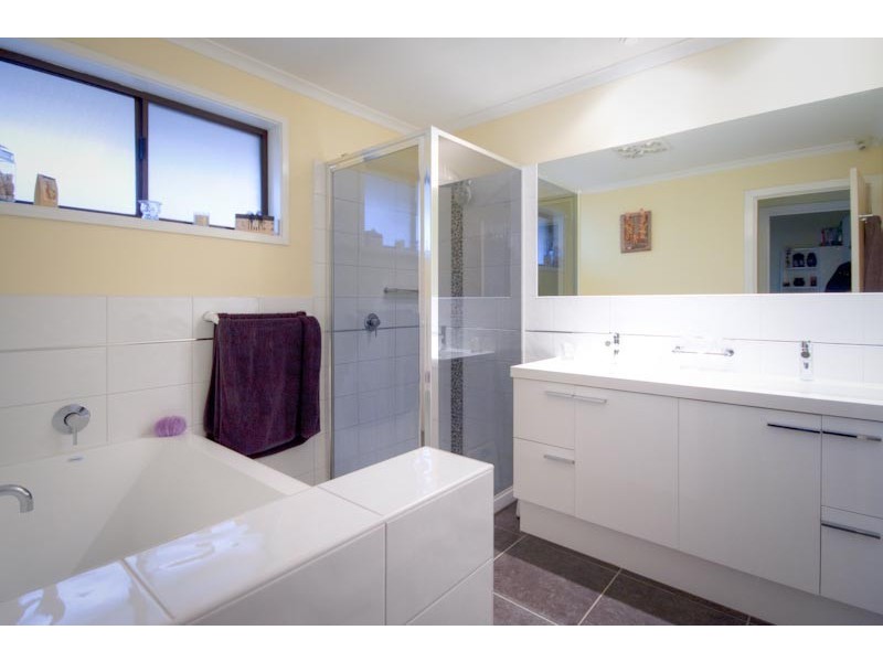 11 Beauchamp Street, Kyneton VIC 3444