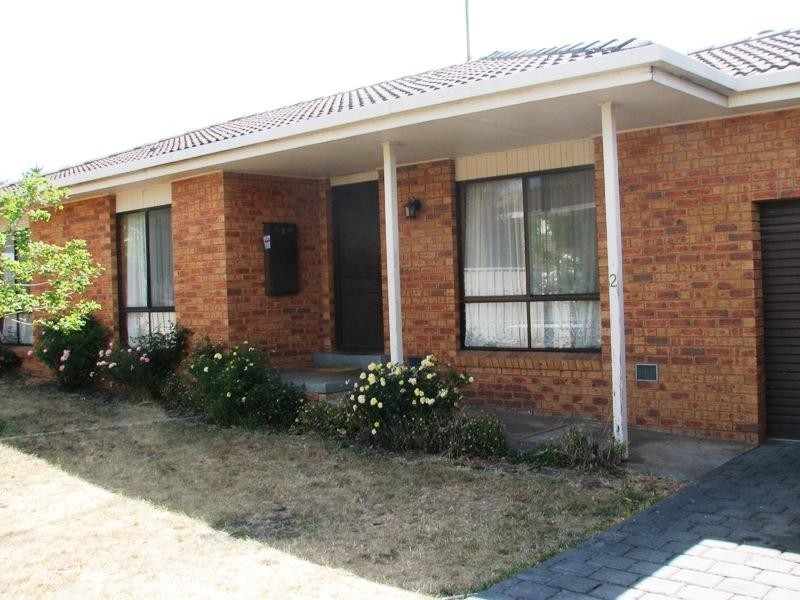 2/14 Halls Court, Kyneton VIC 3444