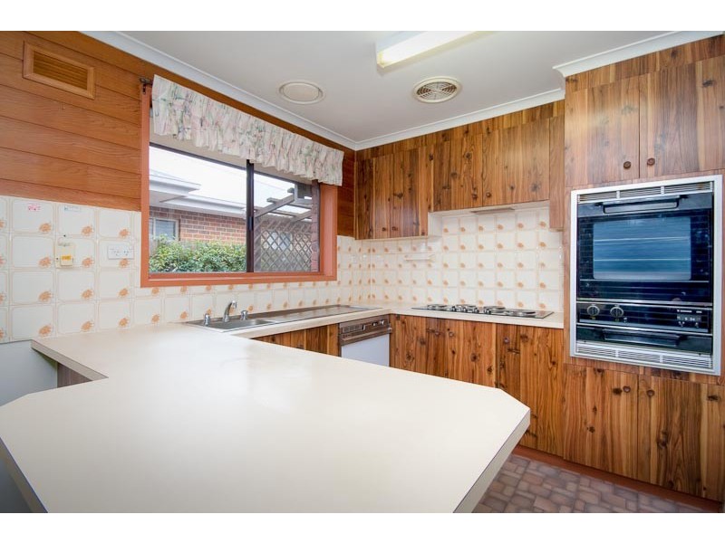 17 Stuart Drive, Woodend VIC 3442