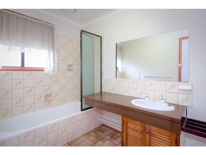 17 Stuart Drive, Woodend VIC 3442