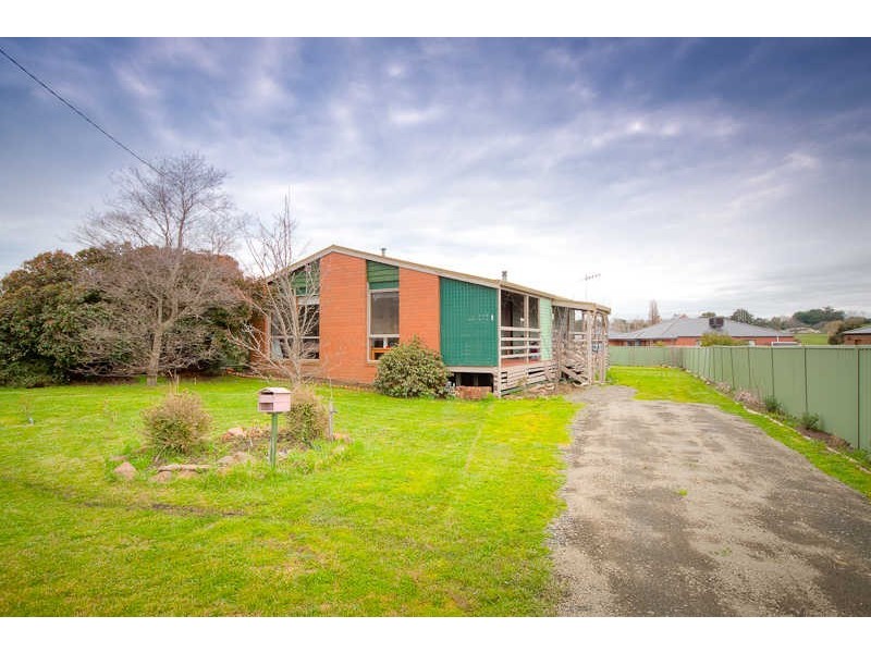 18 Windridge Way, Kyneton VIC 3444