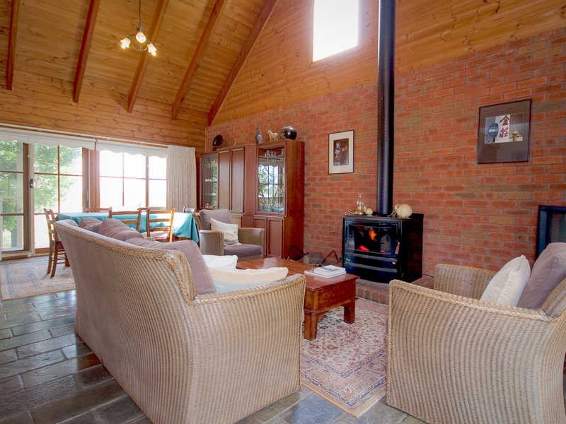 24 Lauriston Street, Malmsbury VIC 3446