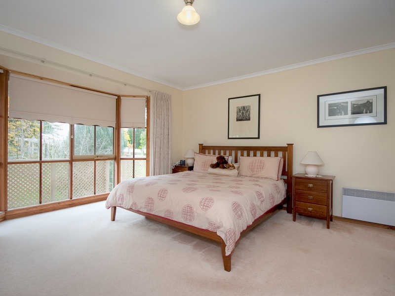 24 Lauriston Street, Malmsbury VIC 3446