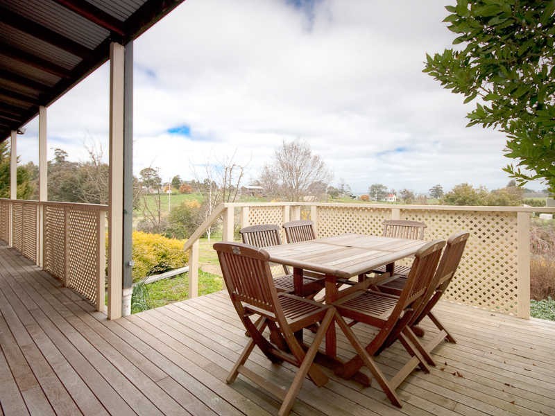 24 Lauriston Street, Malmsbury VIC 3446