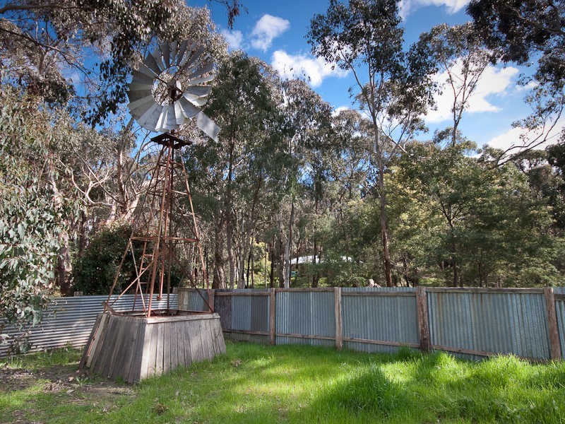 6 Bushmans Crescent, Drummond VIC 3461