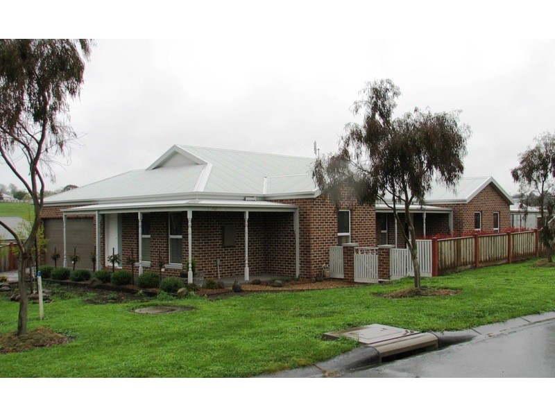 16 Martin Place, Kyneton VIC 3444