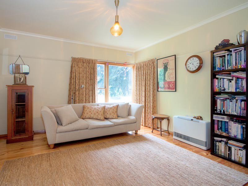 23 Hutton Street, Kyneton VIC 3444