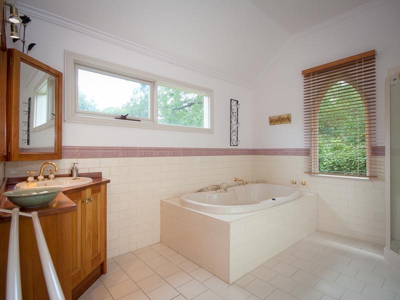 5 Dickersons Lane, Kyneton VIC 3444