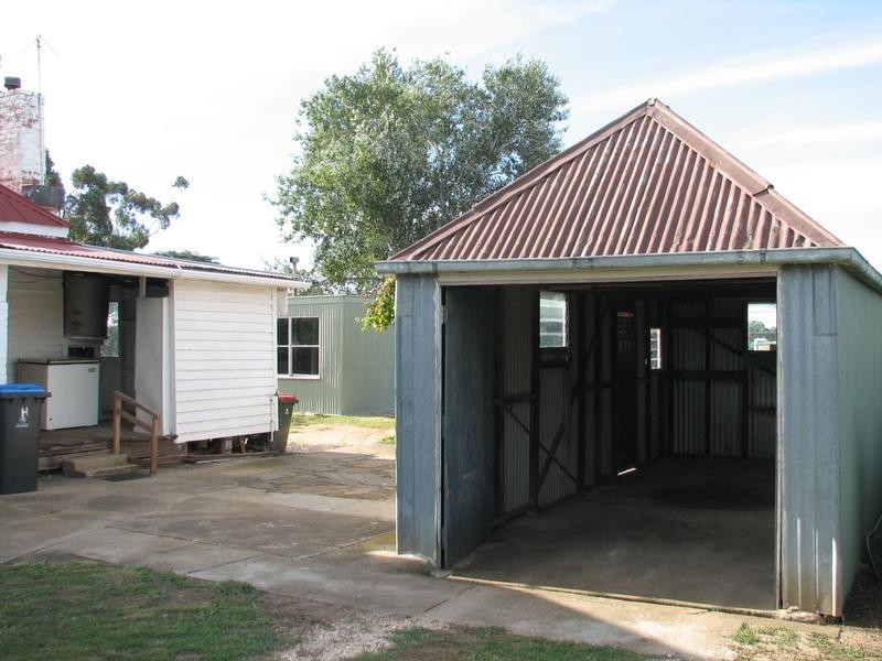 11 Clarke Street, Redesdale VIC 3444