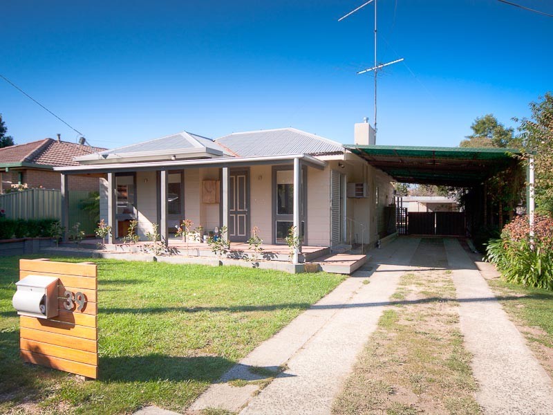39 Yaldwyn Street West, Kyneton VIC 3444