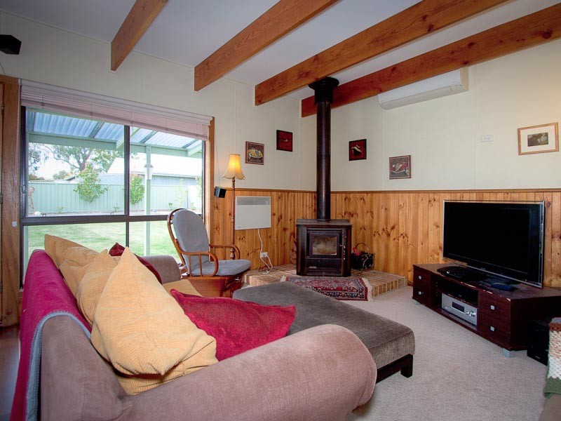 30 Victoria Street, Kyneton VIC 3444